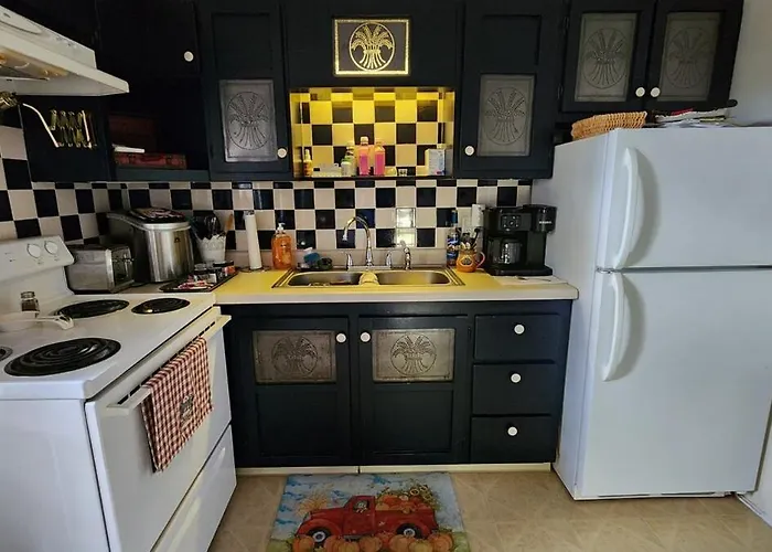 Apartment Cute Private Near Historic Square *